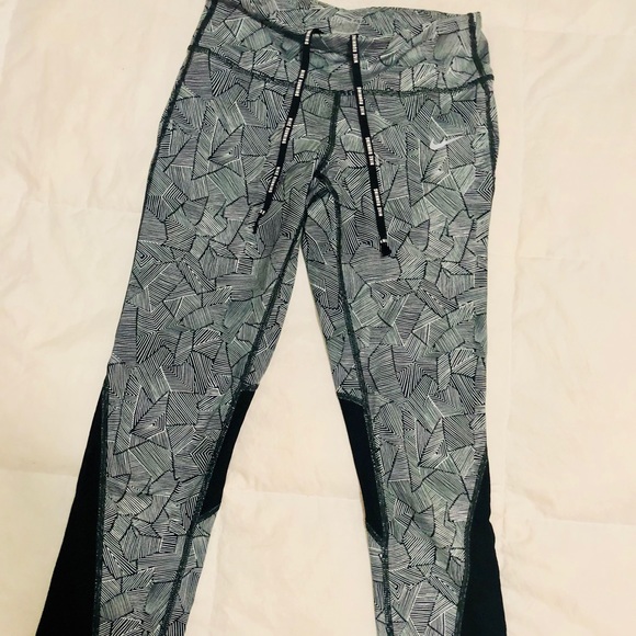 Nike Pants & Jumpsuits Nike Womens Crop Legging Poshmark